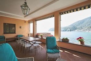 Activities, Balcony / Terrace / Patio, Building Exterior, Facilities, Garden, Kitchen, Main Entrance, Spring, Summer