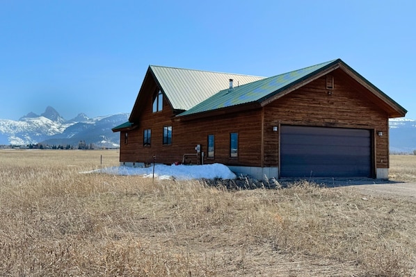 This home is the perfect basecamp for your next Teton adventure!