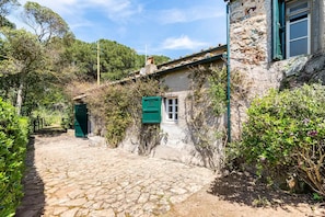 Esterni 2