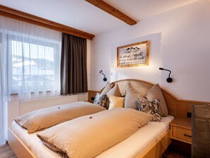 Design Intérieur, Meubles, Lit, Chambre, Plafond, Domicile, Cadre De Lit, Literie, Linge, Drap De Lit