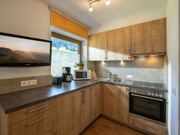 Design Intérieur, Bois, Comptoir, Cabinetry, Sol, Cuisine, Plafond, Pièce, Appareil De Cuisine, Principaux Appliance