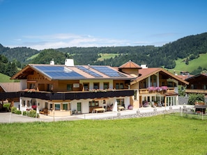 Hotel, Villa