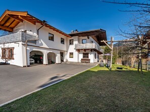 Haus, Zuhause, Dach, Wohngebiet, Tür, Hütte, Auffahrt, Villa, Balkon