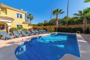 Pure five star luxury, spacious, lots of places to relax, dine, entertain