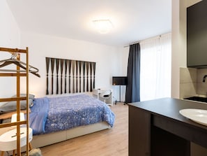 Wohngebiet, Strauch, Dach, Zuhause, Hütte, Auffahrt, Estate, Abstellgleis, Landscaping, Garten