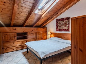 Holz, Interior Design, Fussboden, Schlafzimmer, Bett, Decke, Flooring, Bettdecke, Möbel, Bedding