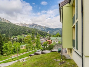 Station De Montagne, Chaîne De Montagnes, Vallée, Alpes, Crête, Village De Montagne, Cumulus, Mélèze, Balcon