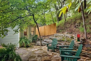 Great patio area with unique rock formations.