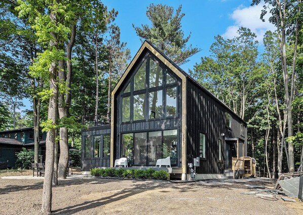 Welcome to The Tig at Lakeshore - A newly constructed home on Lakeshore Drive
