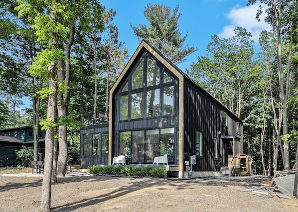 Welcome to The Tig at Lakeshore - A newly constructed home on Lakeshore Drive