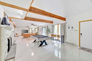 Spielezimmer