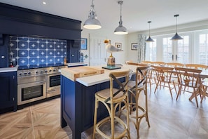 Kittiwake Cottage, Bempton - Host & Stay
