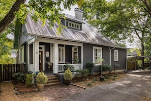 Discover cozy elegance in our historic Warren home. Your perfect Birmingham getaway.
