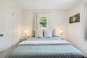 3rd Bedroom with a queen size bed
