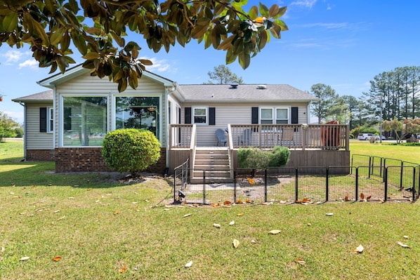 Waterfront views from the sunporch and back porch on the canal!