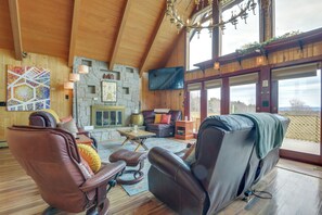 Living Room | 1st Floor | Smart TV | Dedicated Workspace