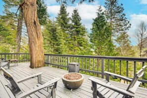 Furnished Deck | 2 Mi to Lake Arrowhead Village