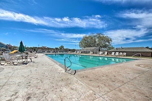 Bernard's Landing Resort | Community Amenities | Outdoor Pool