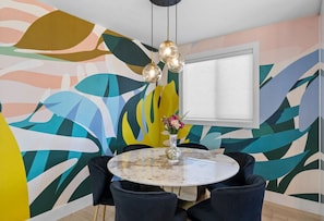 Clean stylish Caalifornia modern design
