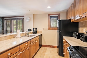 lodgetower-299-3386_52837602539_o