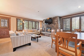lodgetower-299-3336_52837418521_o