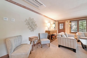 lodgetower-299-3376_52837418321_o