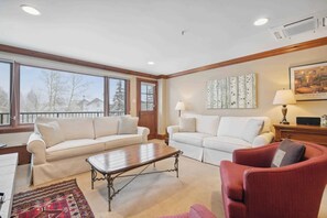 lodgetower-294-8137_53375477125_o