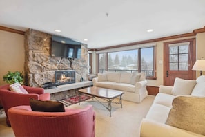 lodgetower-294-8132_53375031796_o
