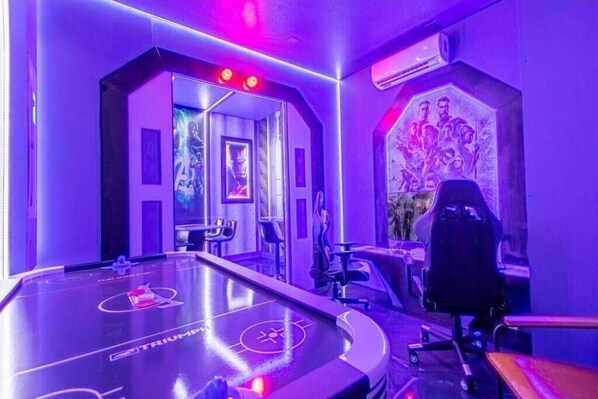 Spielezimmer