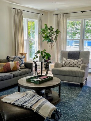 Spacious living room