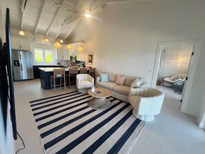 living room/kitchen