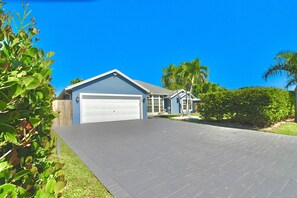 Blue Haven Villa sits in the beautiful Riverwood neighborhood of Port St. Lucie, on Floridas Treasure Coast.