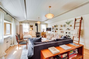 Living Room | 1st Floor | Central Heating