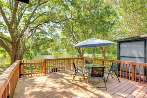 Furnished Deck | Kayaks | Gas Grill (Propane Provided) | Lake Views
