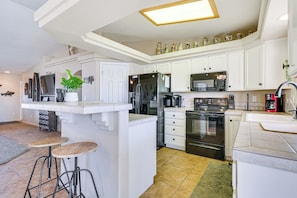 Kitchen | Keurig & Drip Coffee Makers | Dishwasher