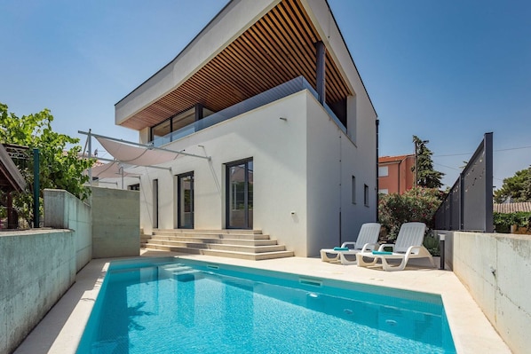 Holiday Home Swimming Pool
