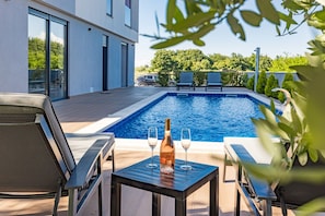 Schwimmbad des Ferienhauses