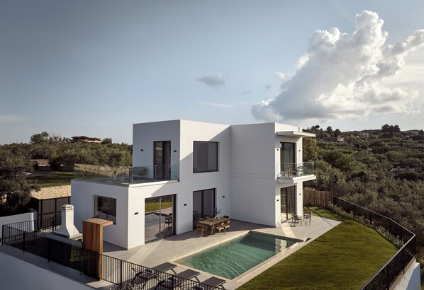 The art of outdoor living, redefined.