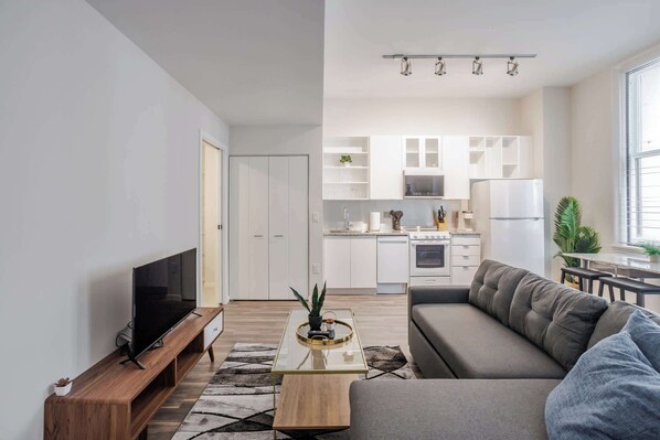 CozySuites Sky Central #24