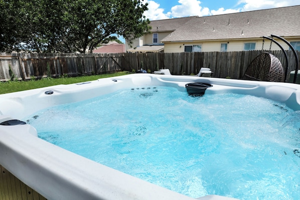 Enjoy our amazing private hut tub with your family and friends!
