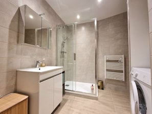 Bain