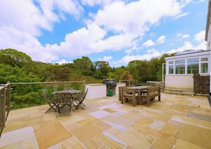Outdoor entertaining area