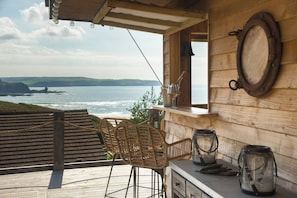 Stargazy Arms - Enjoy a drink with an incredible view!
