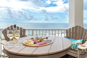Beach front balcony - Beach front balcony