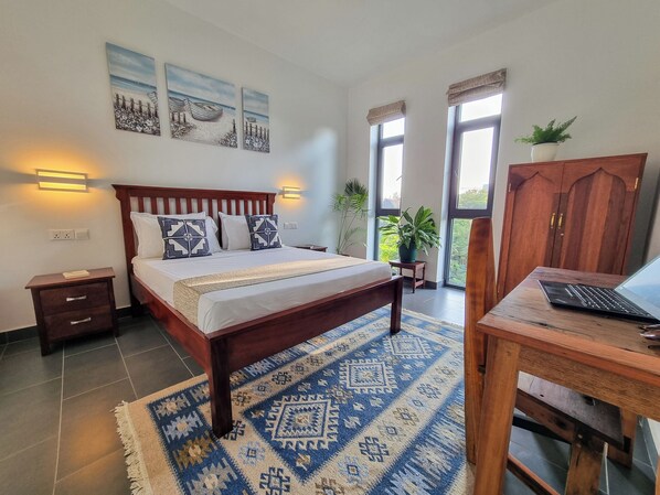 Cosy and spacious master ensuite bedroom with separate walkin closet and 