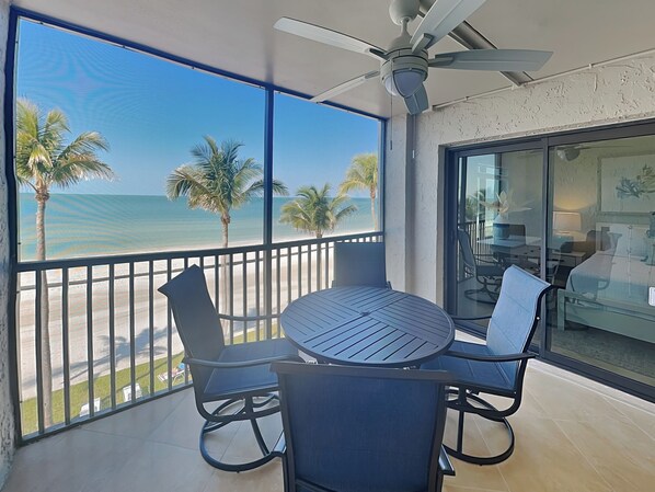 Welcome to Seaside Resort 307