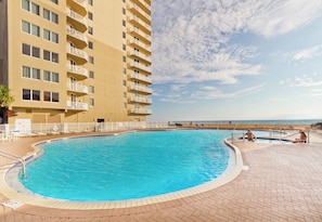 Inviting Gulf side pool