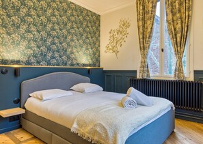 Chambre avec lit double