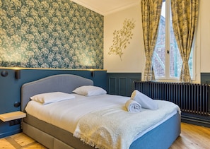 Chambre avec lit double
