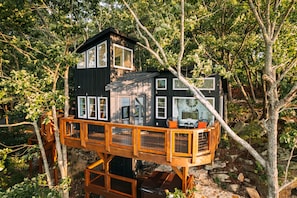 Treehouse (1)